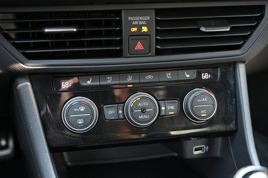 Used 2019 Volkswagen Jetta GLI Autobahn FWD image 28