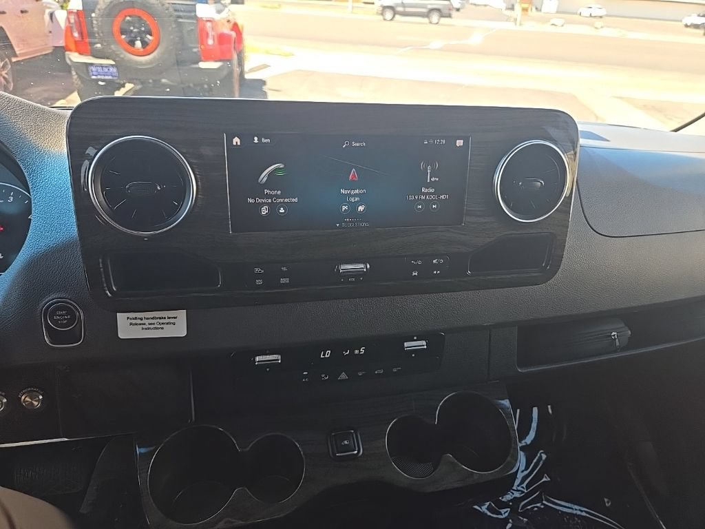 Used 2023 Mercedes-Benz Sprinter 3500 image 17