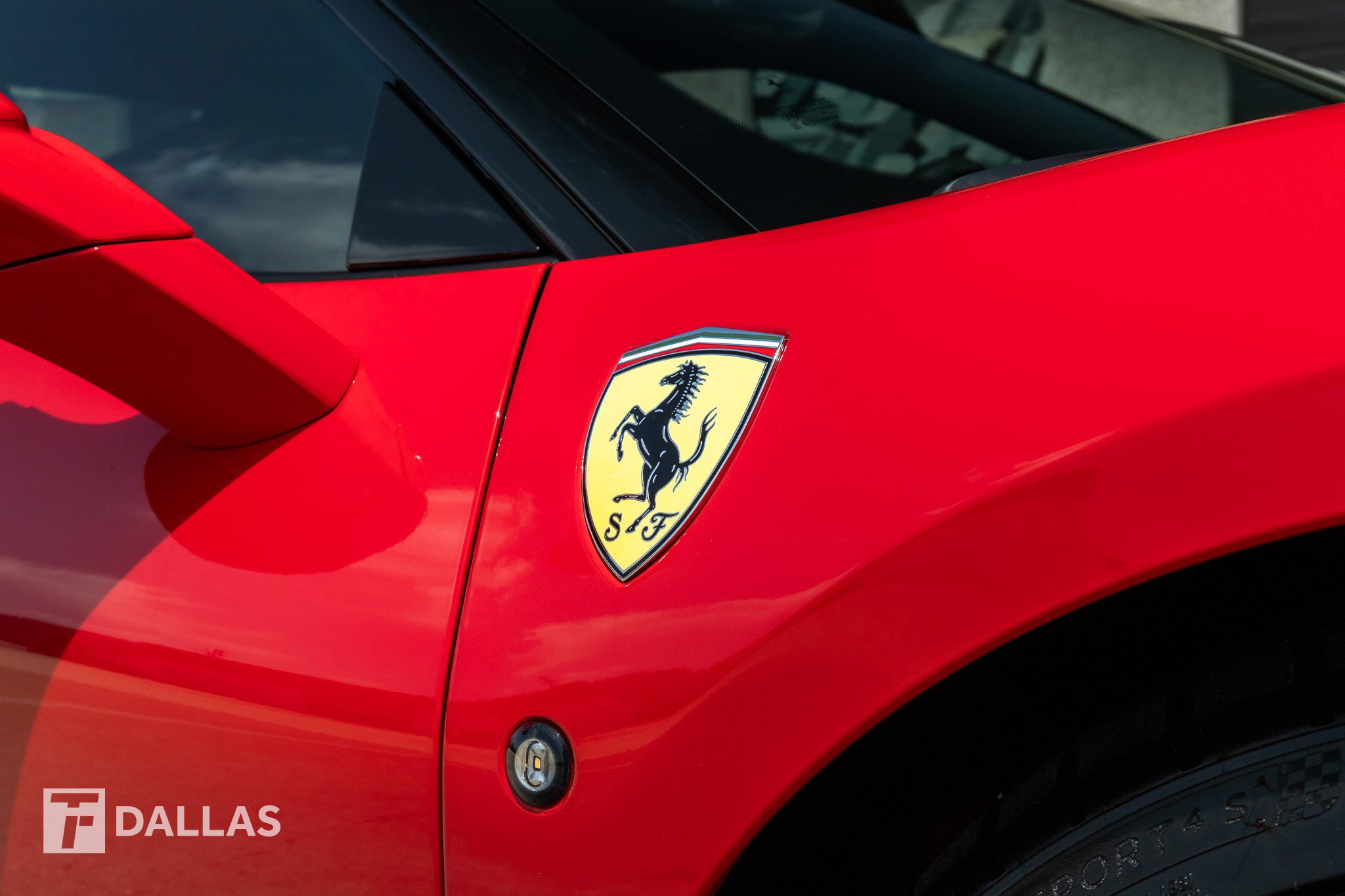 Used 2020 Ferrari F8 Tributo RWD image 19