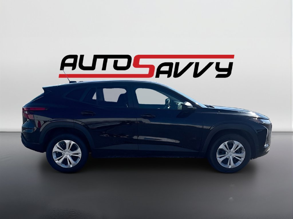 Used 2026 Chevrolet Trax LS FWD image 8