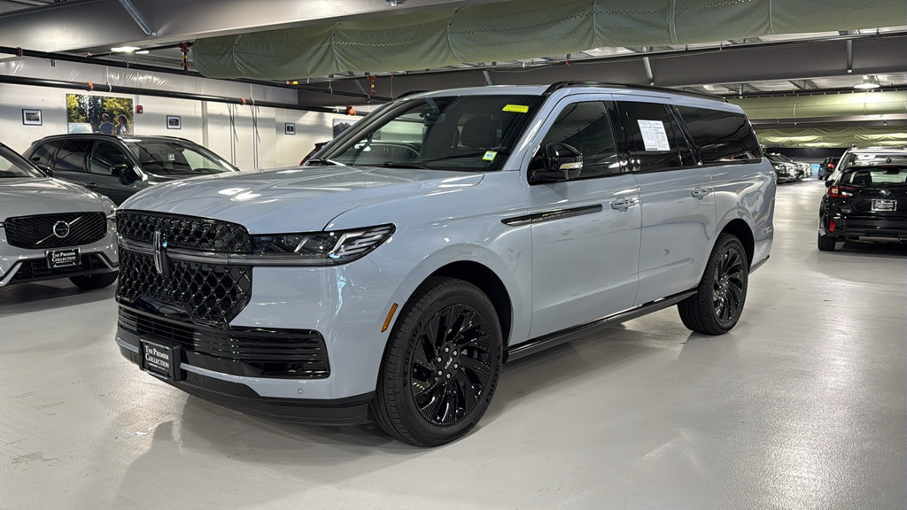 Used 2026 Lincoln Navigator L Reserve w/ Jet Appearance Package AWD/4WD image 5