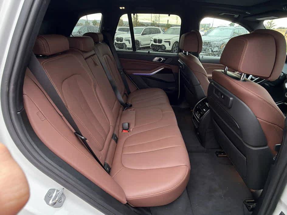 Used 2021 BMW X5 xDrive40i w/ Executive Package AWD/4WD image 5
