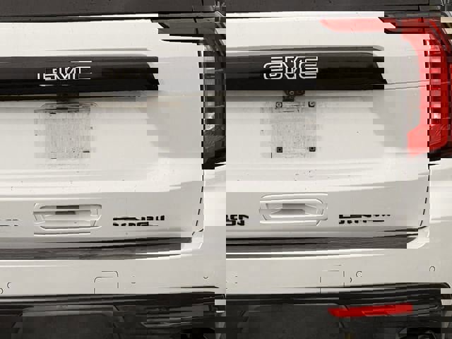 Used 2021 GMC Yukon Denali w/ Denali Premium Package image 6