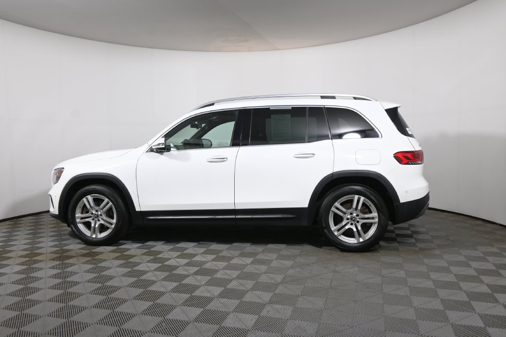 Used 2023 Mercedes-Benz GLB 250 4MATIC image 2