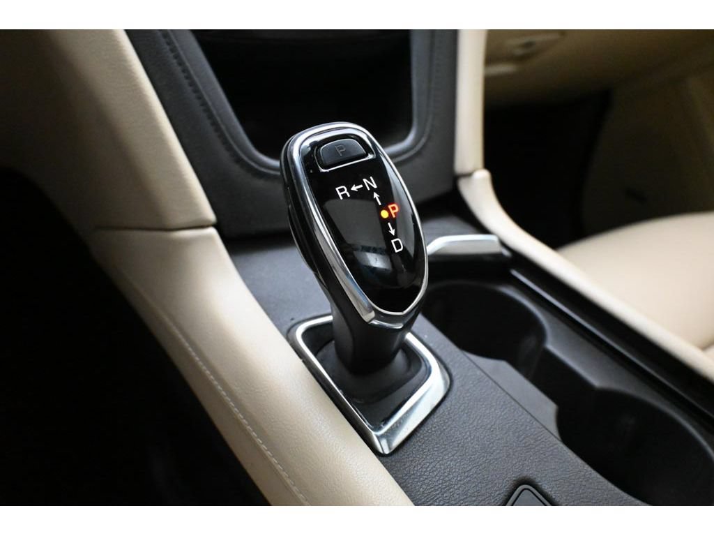 Used 2018 Cadillac XT5 Luxury w/ Driver Awareness Package AWD/4WD image 42