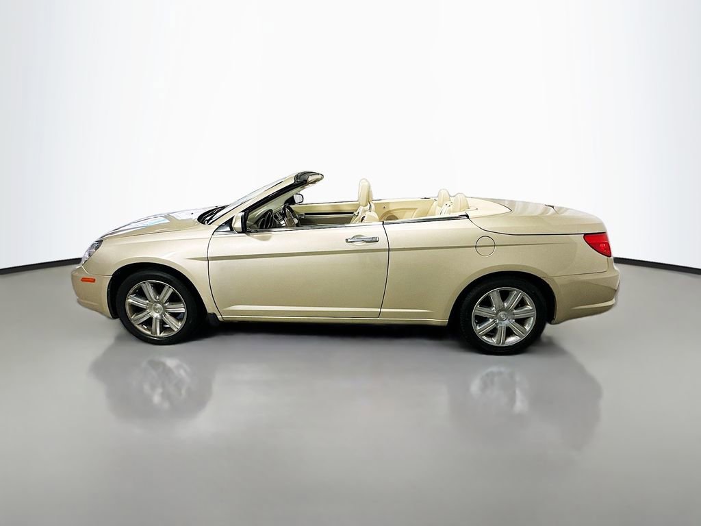 Used 2010 Chrysler Sebring Limited image 39