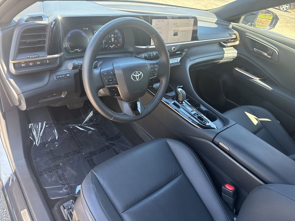 Used 2025 Toyota Crown Signia XLE image 14