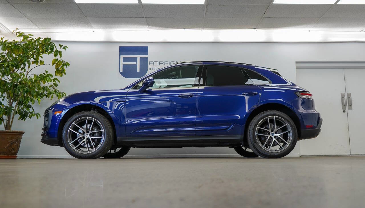 Used 2024 Porsche Macan image 30