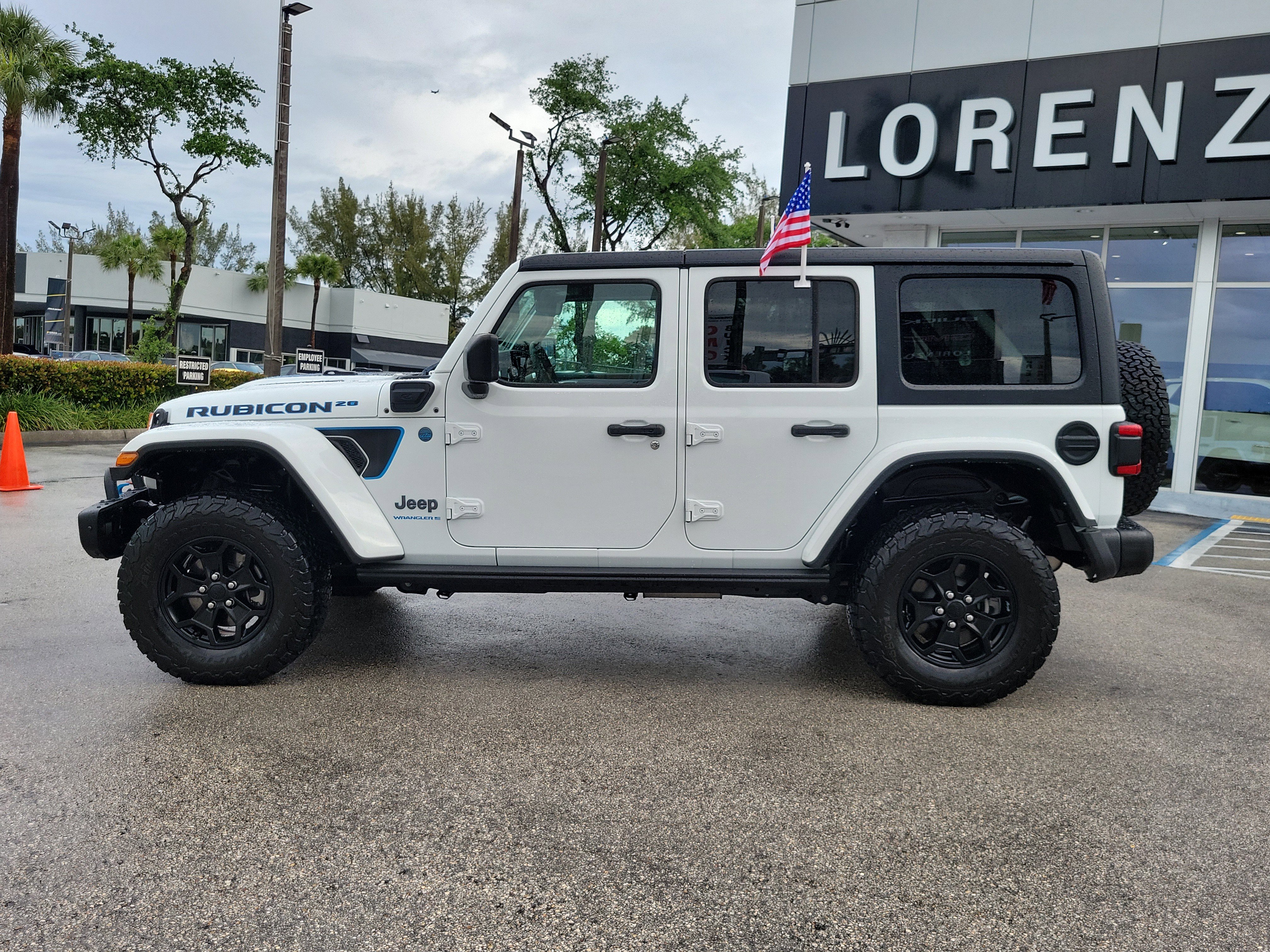 Used 2023 Jeep Wrangler Unlimited Rubicon 4xe image 8