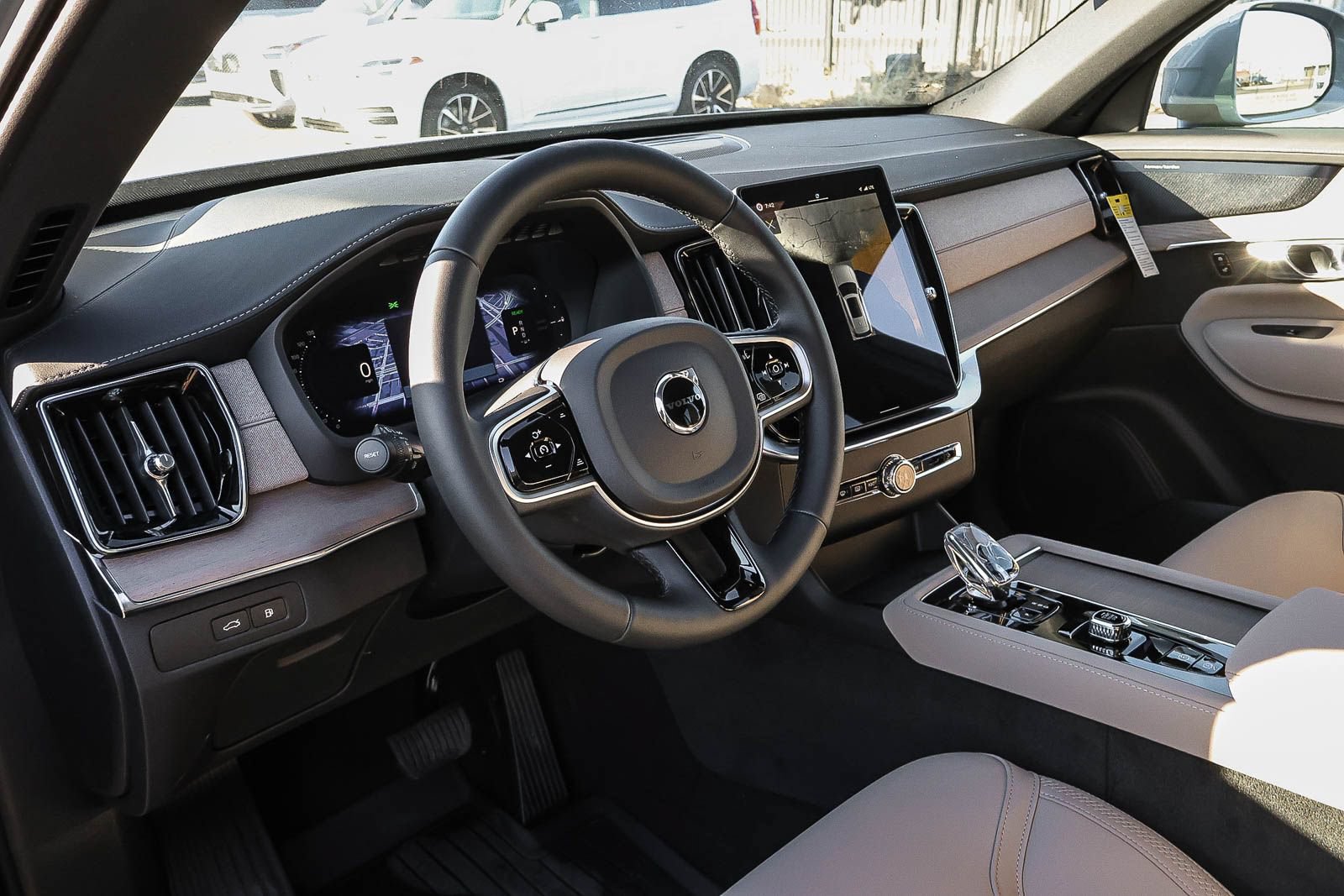 New 2026 Volvo XC90 T8 Plus w/ Protection Package AWD/4WD image 27