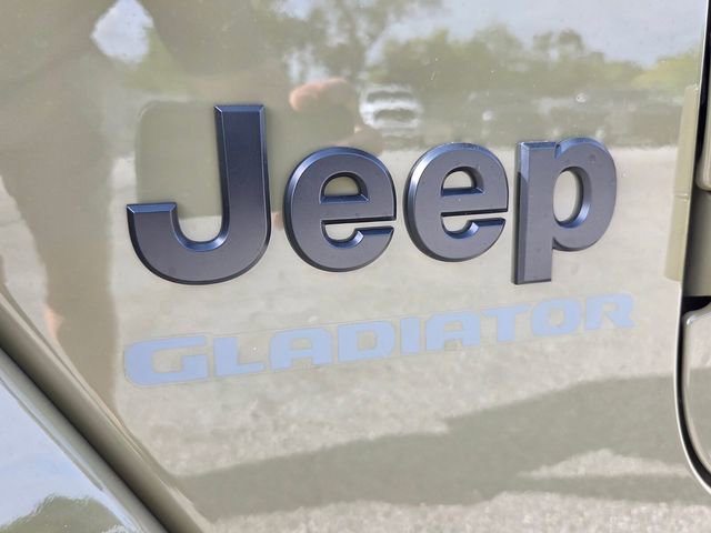 Used 2026 Jeep Gladiator Willys AWD/4WD image 12