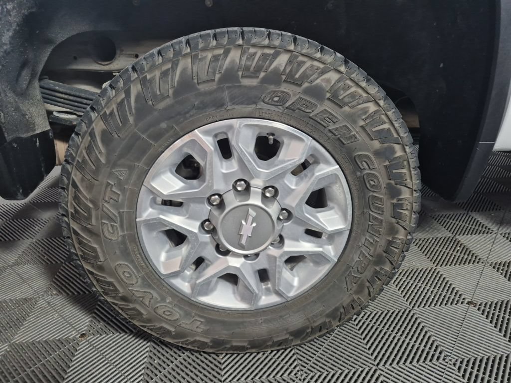 Used 2020 Chevrolet Silverado 2500 LTZ w/ LTZ Convenience Package AWD/4WD image 29