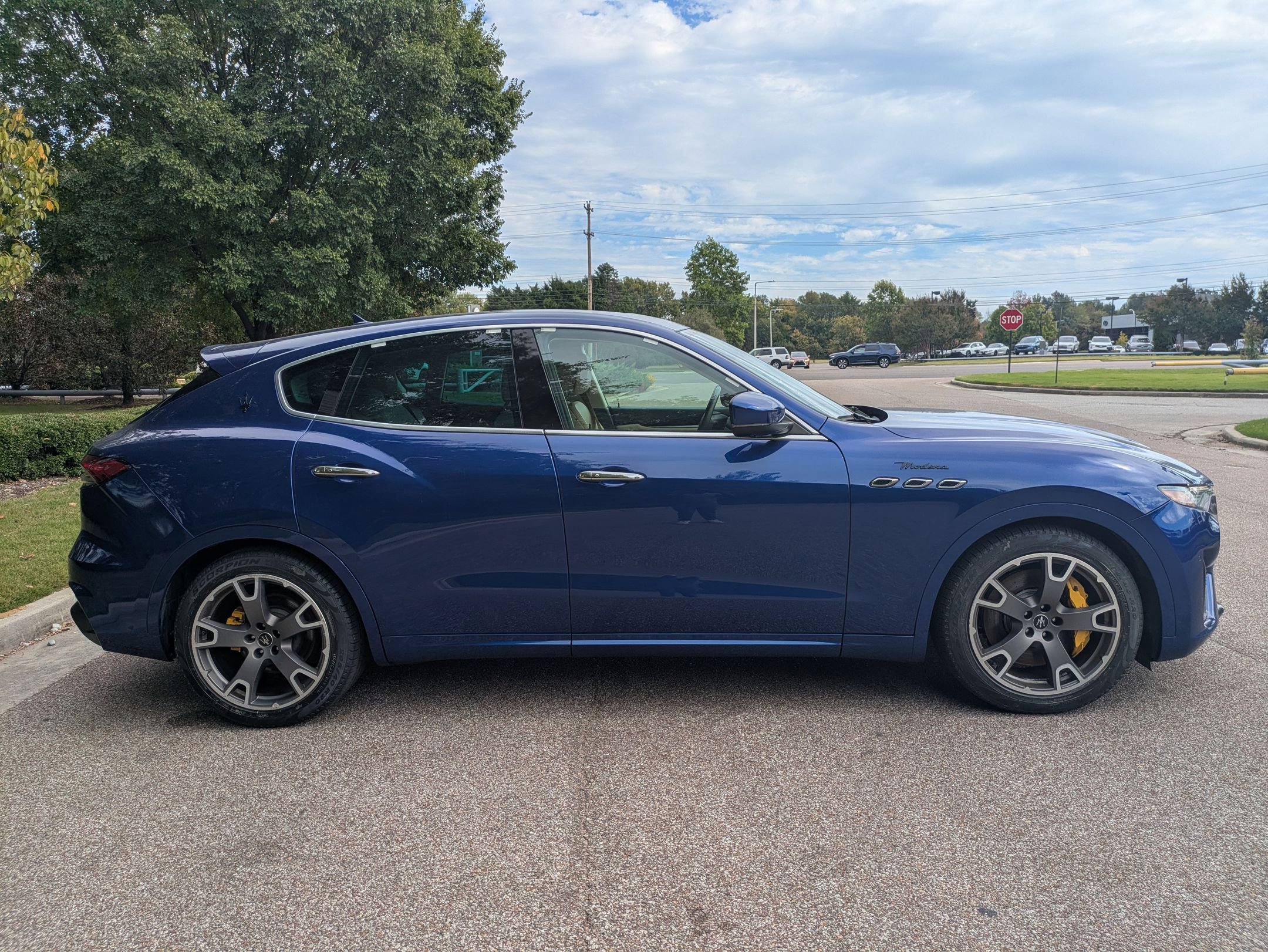 Certified 2022 Maserati Levante Modena image 7