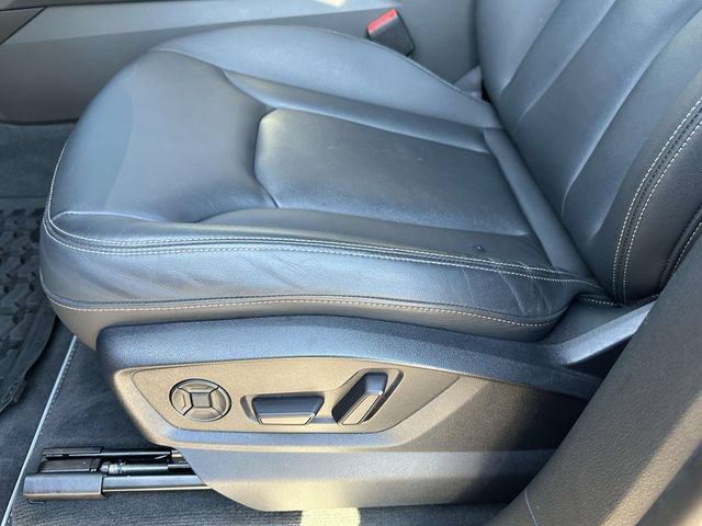 Used 2023 Audi Q8 Premium w/ Convenience Package AWD/4WD image 22