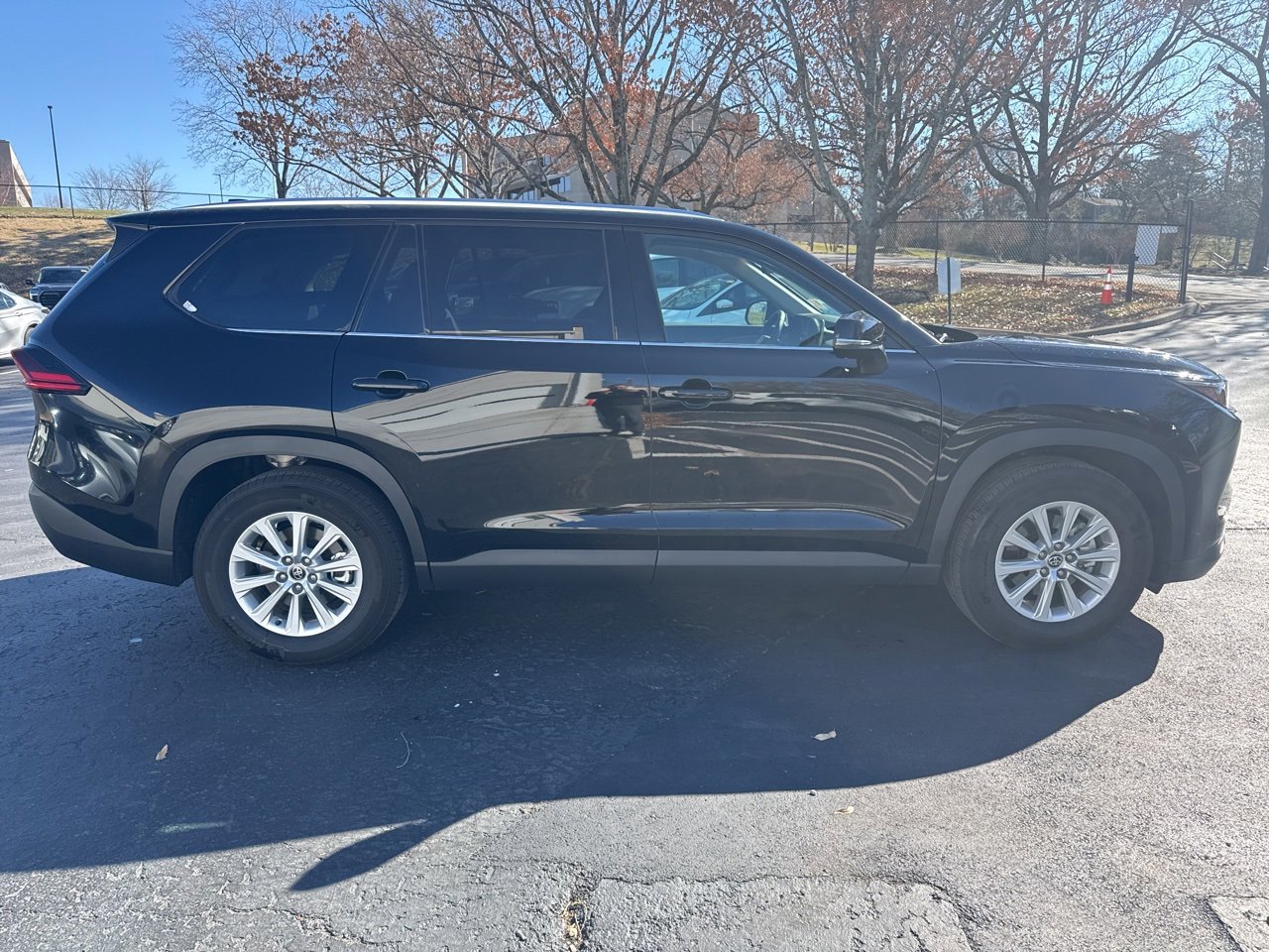 Used 2025 Toyota Grand Highlander FWD image 3