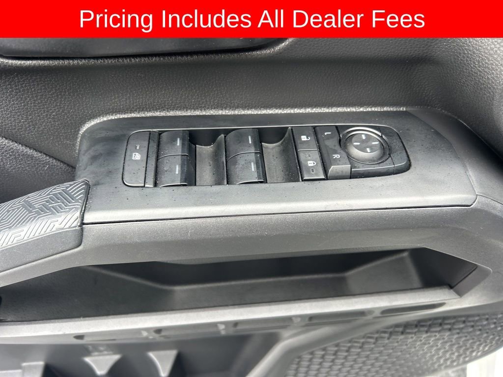 Used 2025 Toyota Tacoma SR5 AWD/4WD image 4