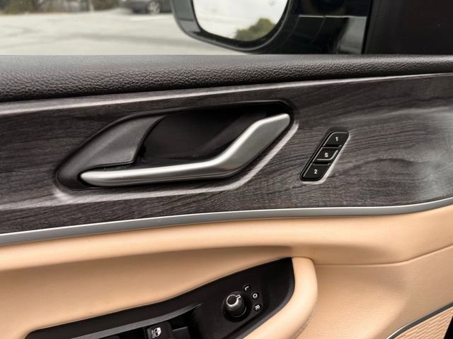 Used 2022 Jeep Grand Cherokee L Limited image 12