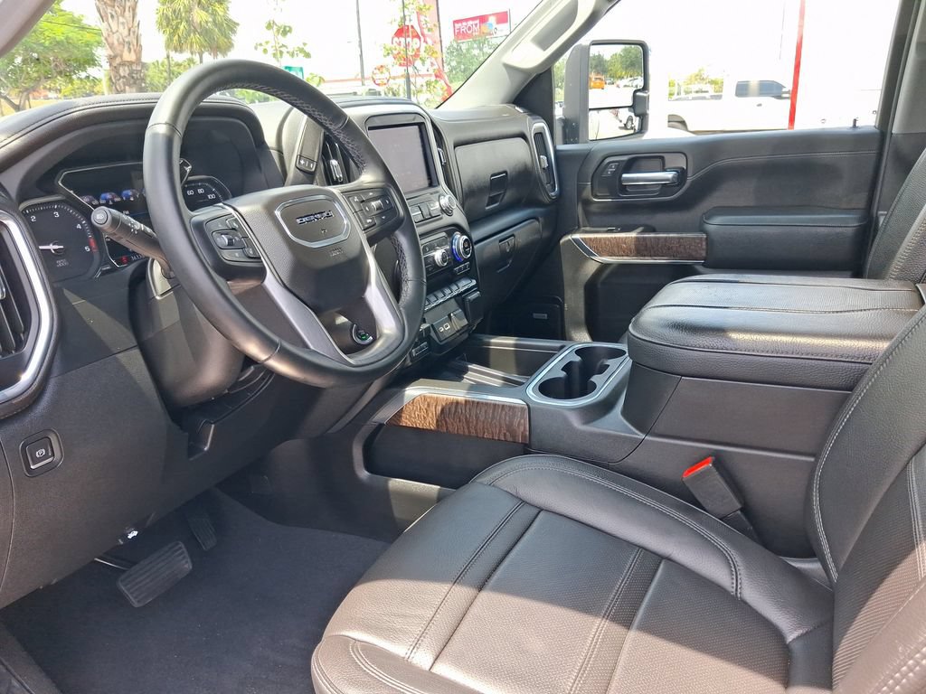 Used 2023 GMC Sierra 3500 Denali AWD/4WD image 15