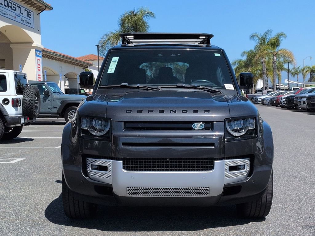 Used 2023 Land Rover Defender 130 SE image 2