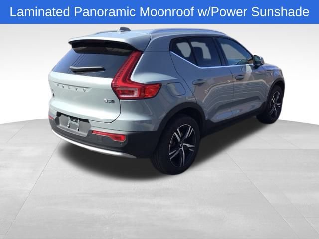Used 2025 Volvo XC40 B5 Core AWD/4WD image 6