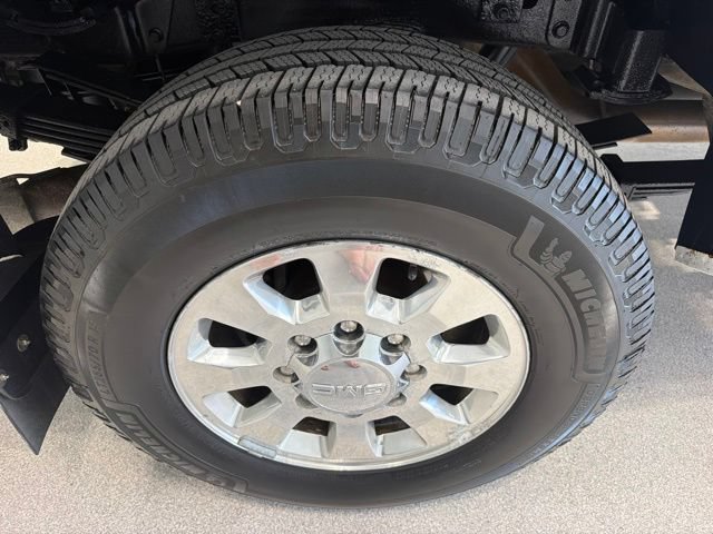 Used 2011 GMC Sierra 3500 SLE w/ SLE Preferred Package AWD/4WD image 8