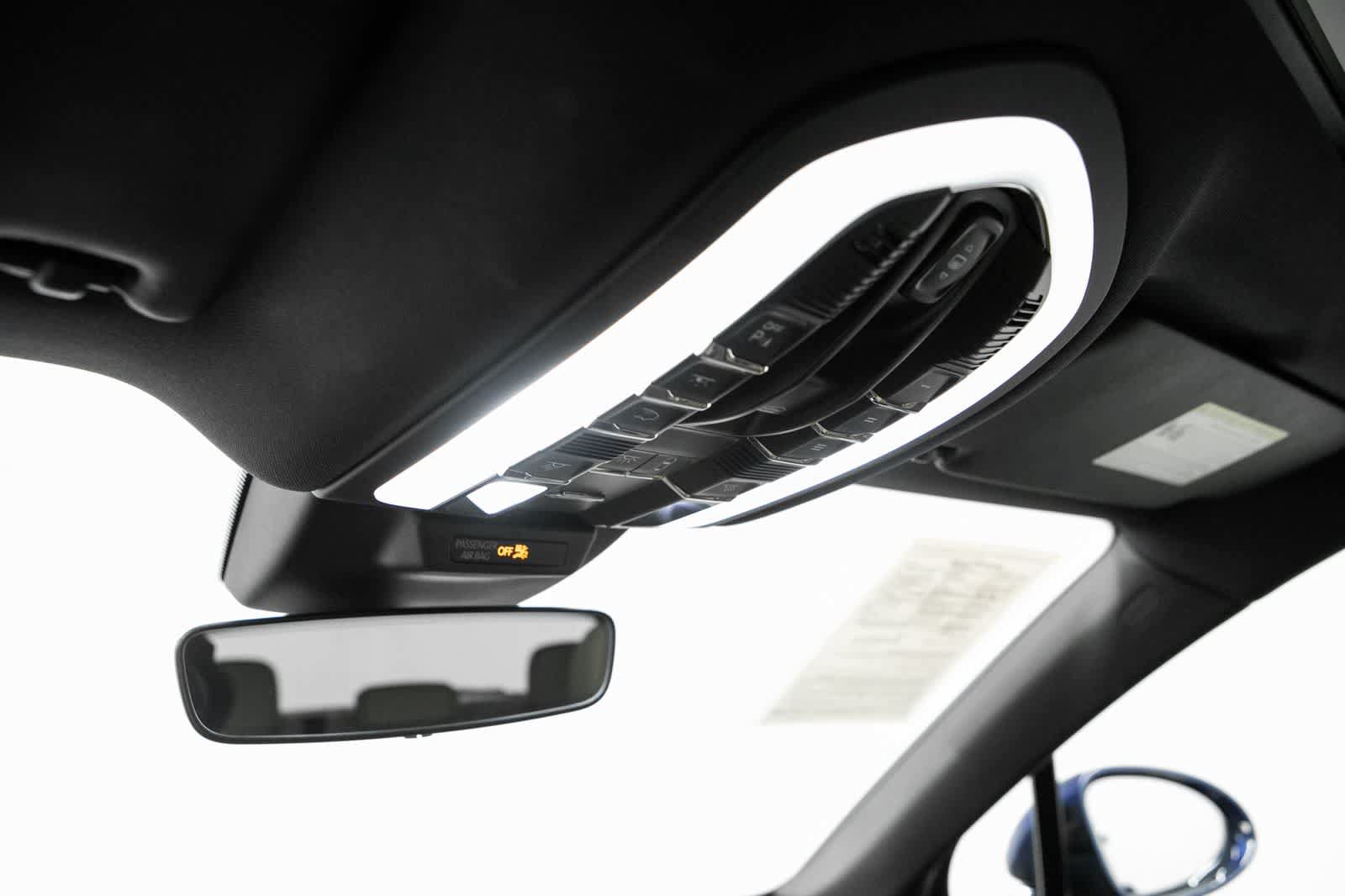 Certified 2024 Porsche Macan AWD/4WD image 28