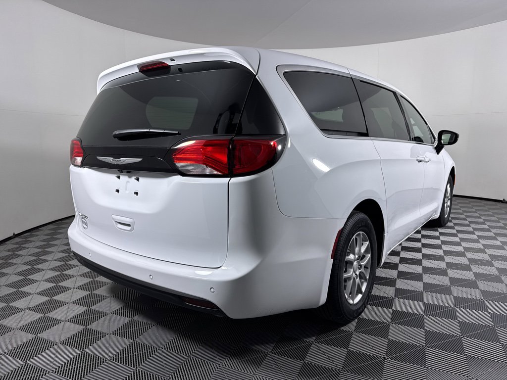 New 2026 Chrysler Voyager LX FWD image 22