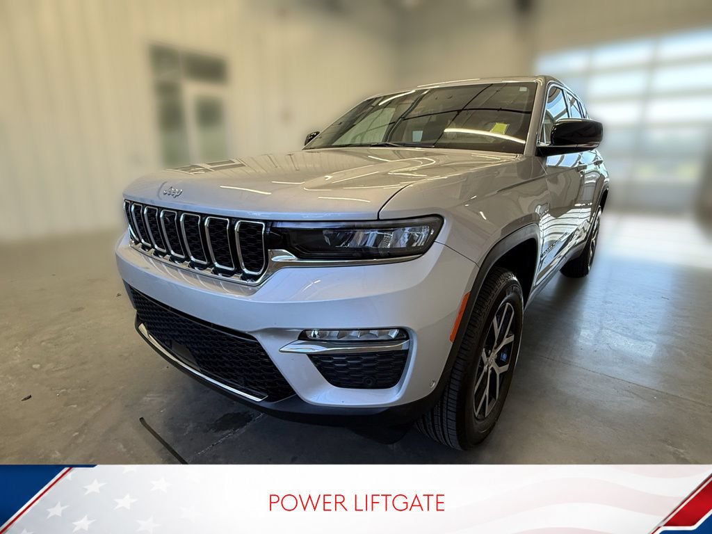 Used 2025 Jeep Grand Cherokee Limited w/ Luxury Tech Group II AWD/4WD image 9