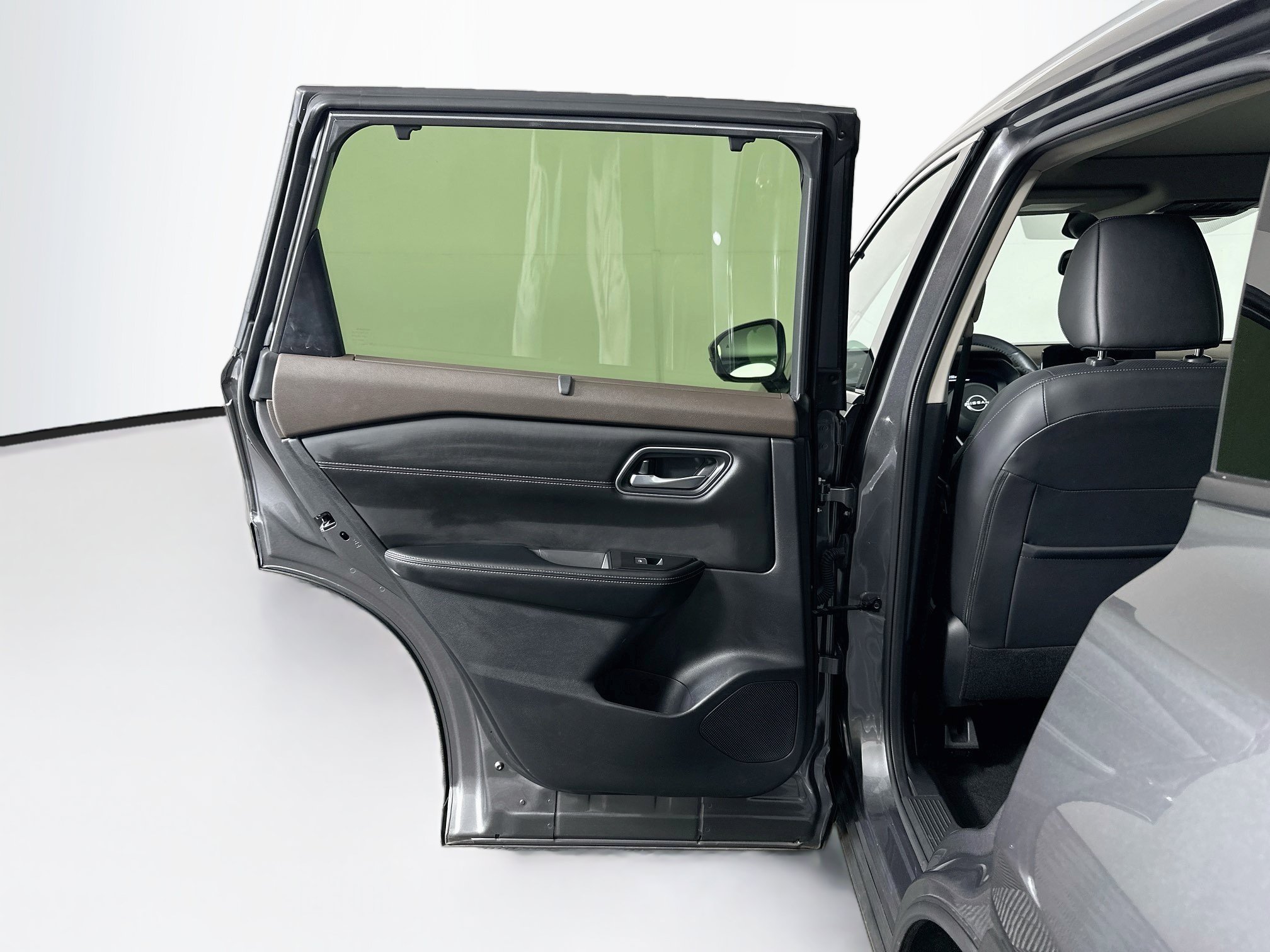 Used 2023 Nissan Rogue Platinum w/ Platinum Premium Package FWD image 27