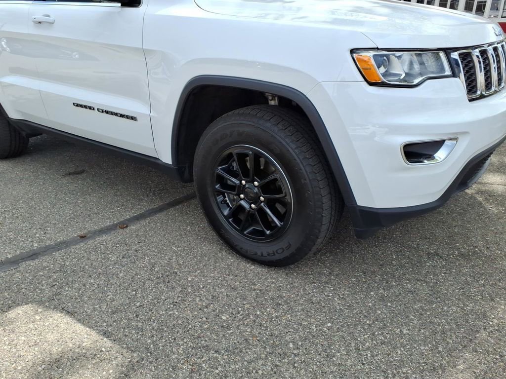 Used 2020 Jeep Grand Cherokee Laredo AWD/4WD image 4