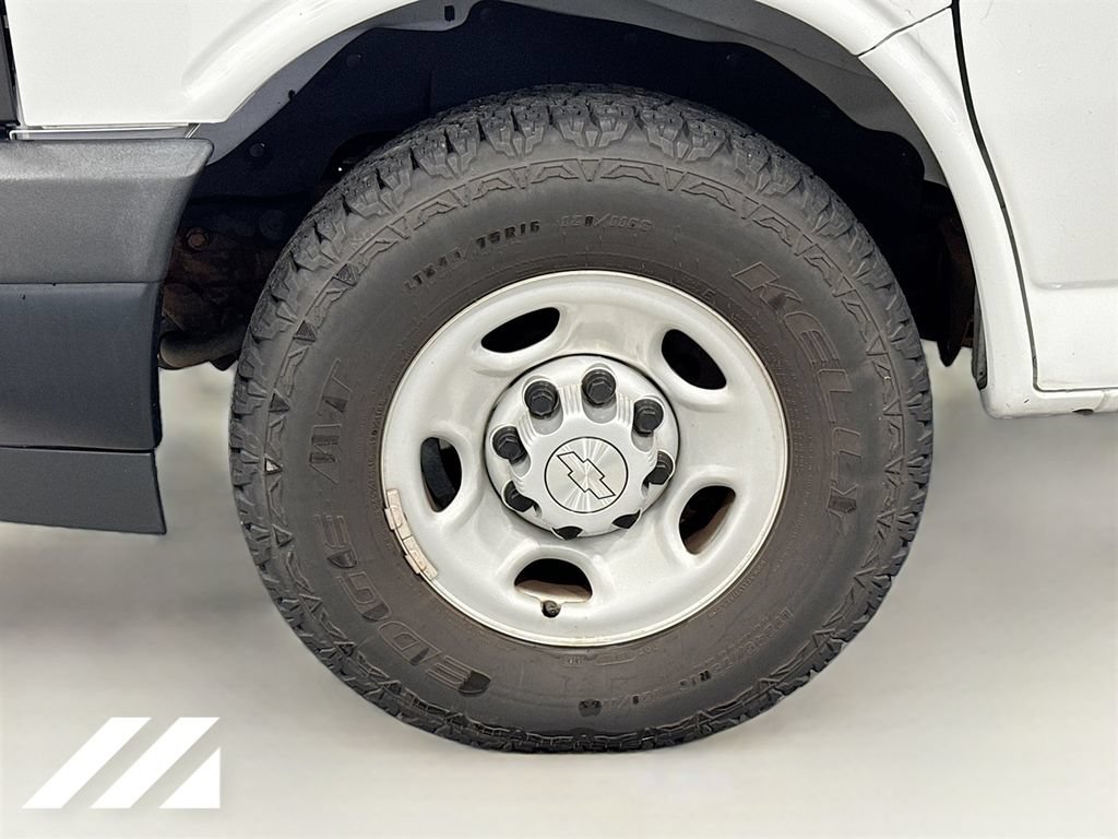 Used 2019 Chevrolet Express 2500 Extended RWD image 31