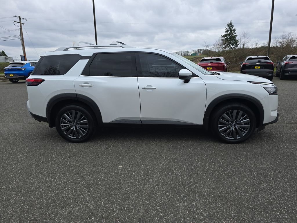 Used 2025 Nissan Pathfinder SL w/ SL Premium Package image 7