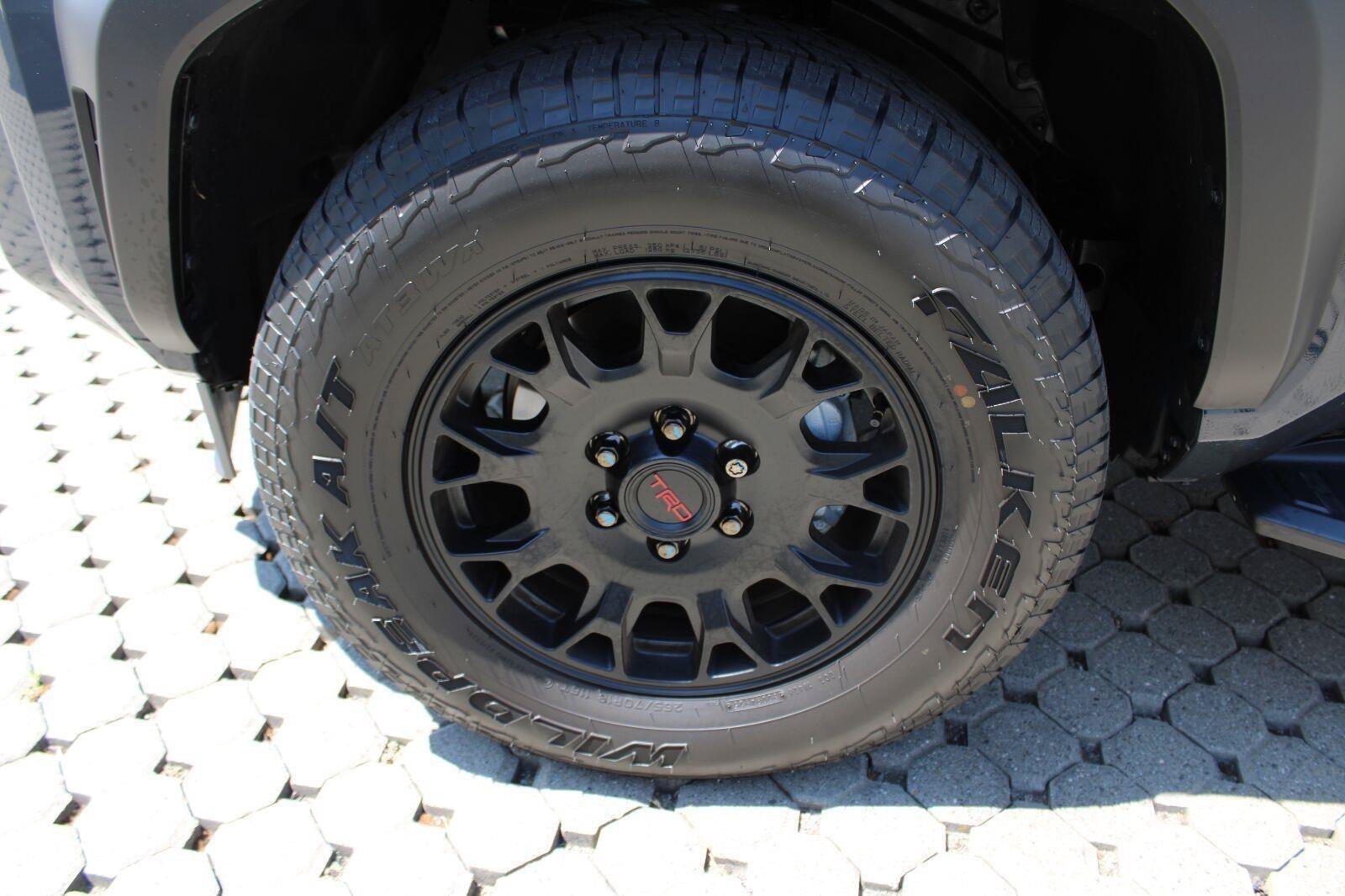 Certified 2026 Toyota 4Runner TRD Off-Road Premium w/ Tow Technology Package AWD/4WD image 12