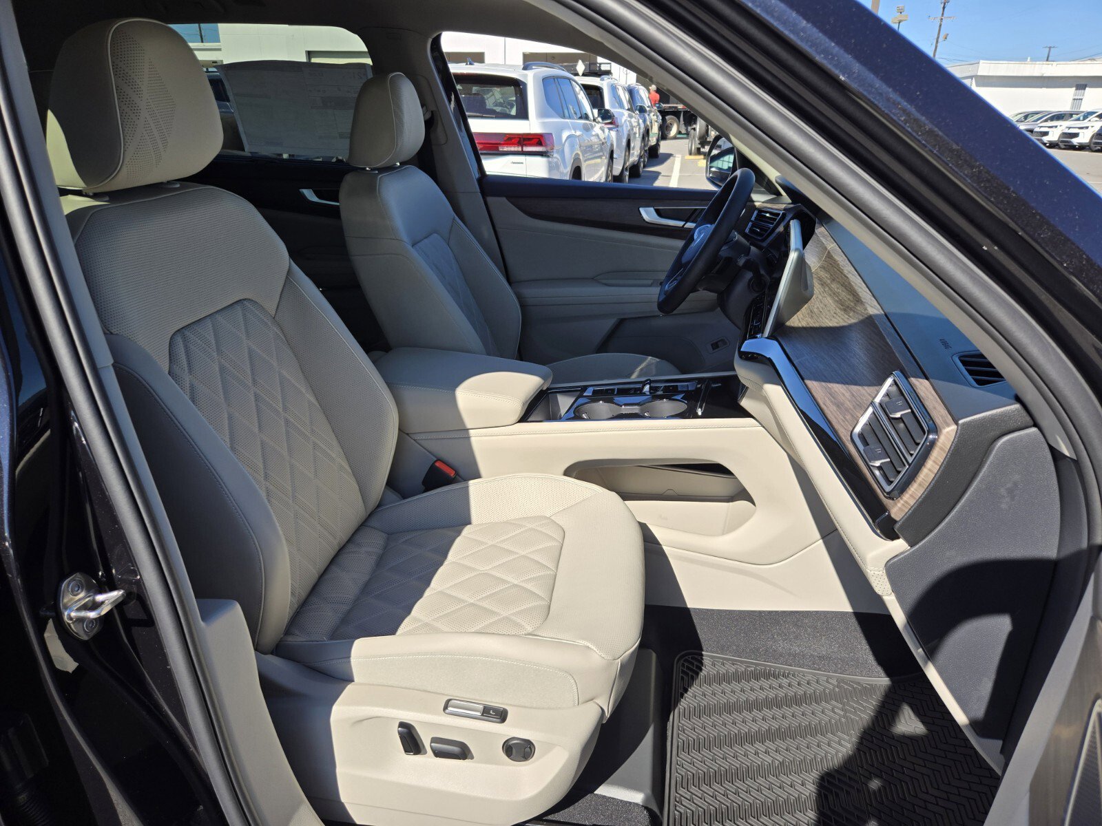 New 2026 Volkswagen Atlas SEL Premium R-Line image 14