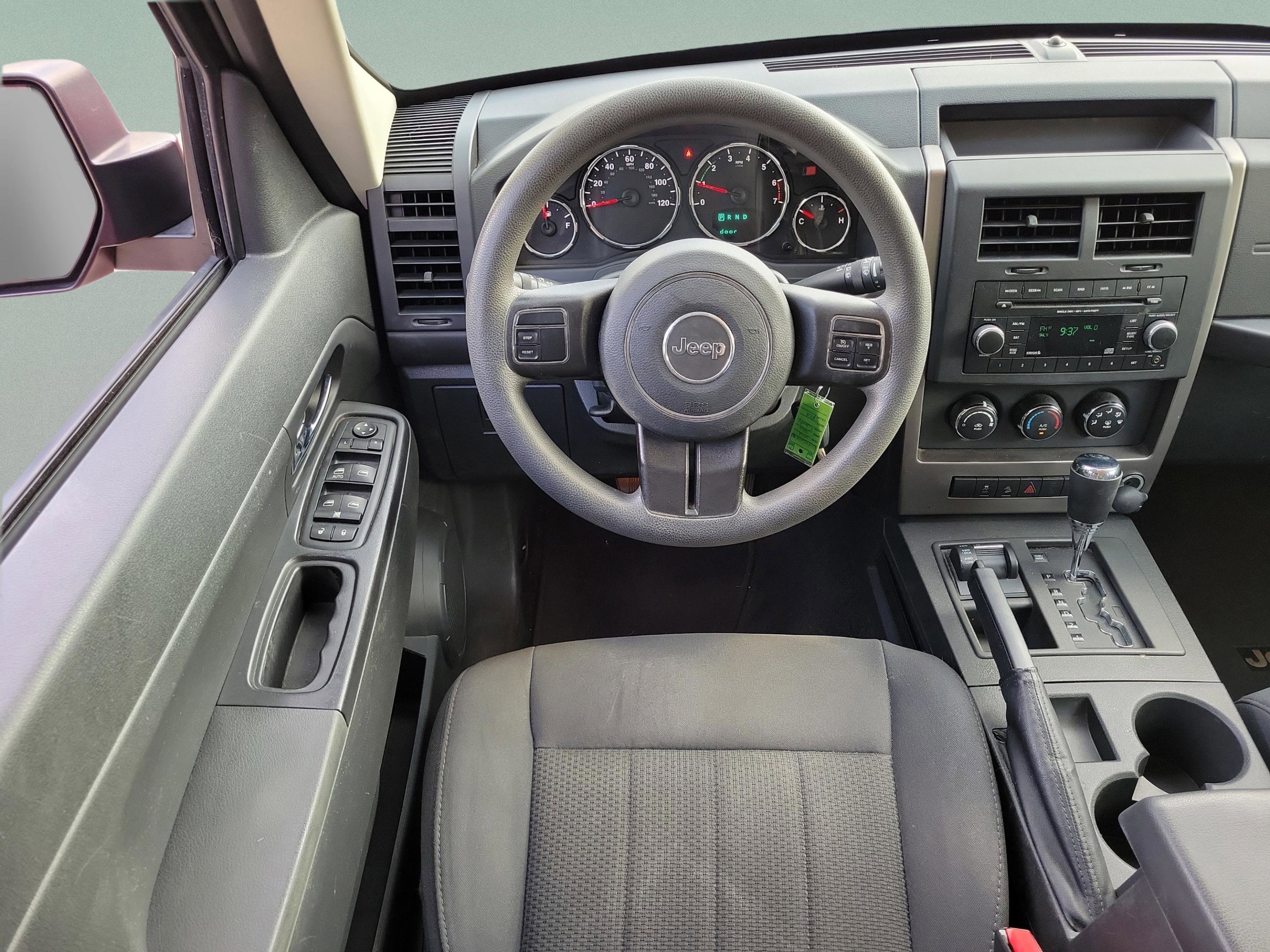 Used 2012 Jeep Liberty Sport AWD/4WD image 11