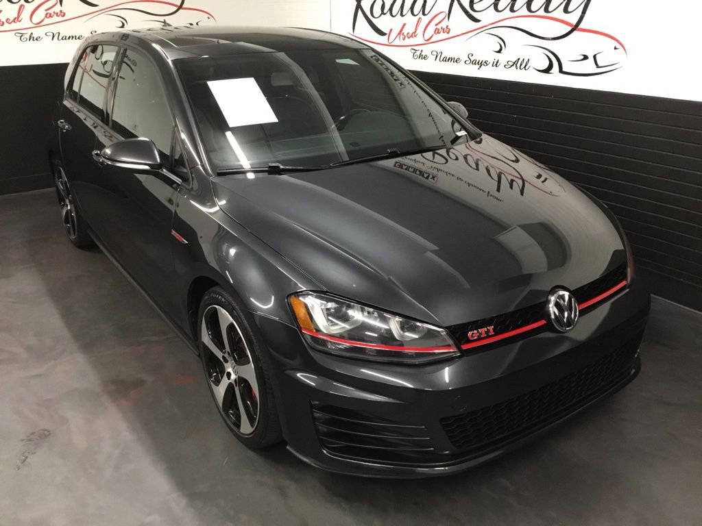 Used 2017 Volkswagen GTI SE image 2