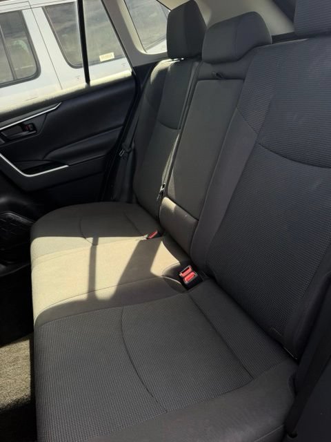 Used 2021 Toyota RAV4 LE FWD image 30