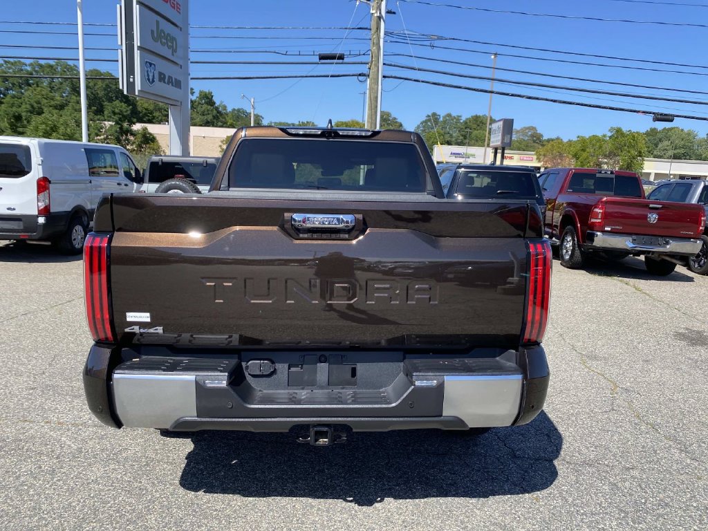 Used 2025 Toyota Tundra Limited AWD/4WD image 4