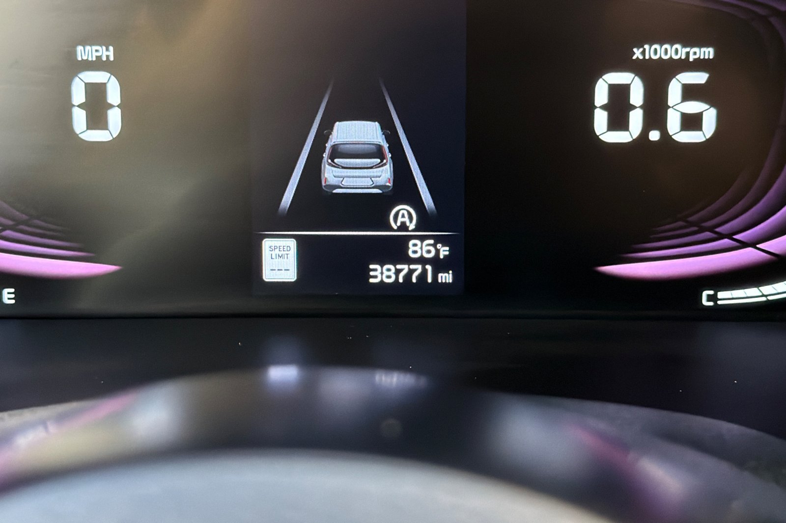Used 2024 Kia Soul LX w/ LX Technology Package FWD image 24