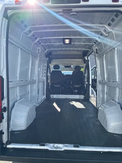 Used 2025 RAM ProMaster 2500 w/ Convenience Group image 21