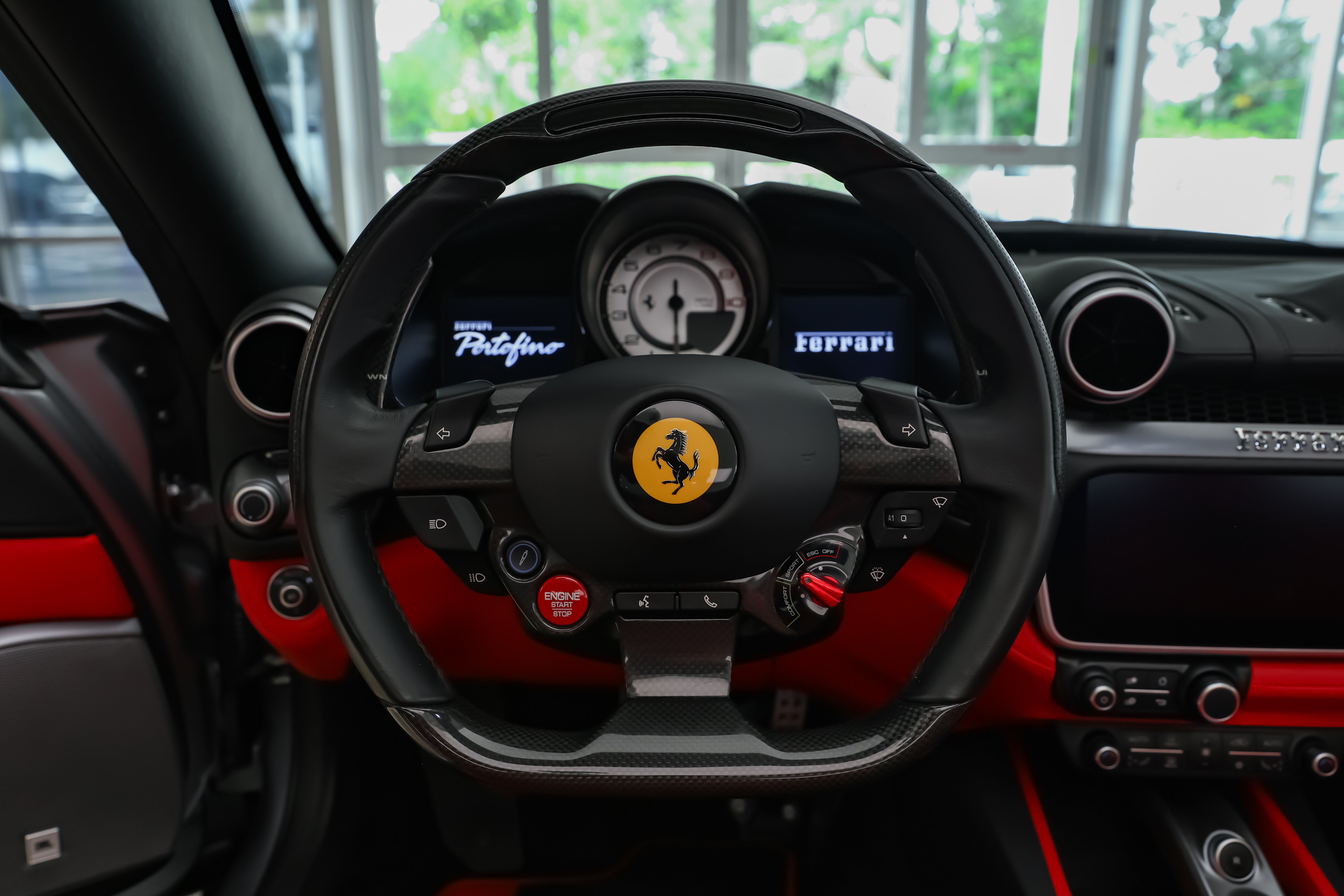 Used 2019 Ferrari Portofino RWD image 40