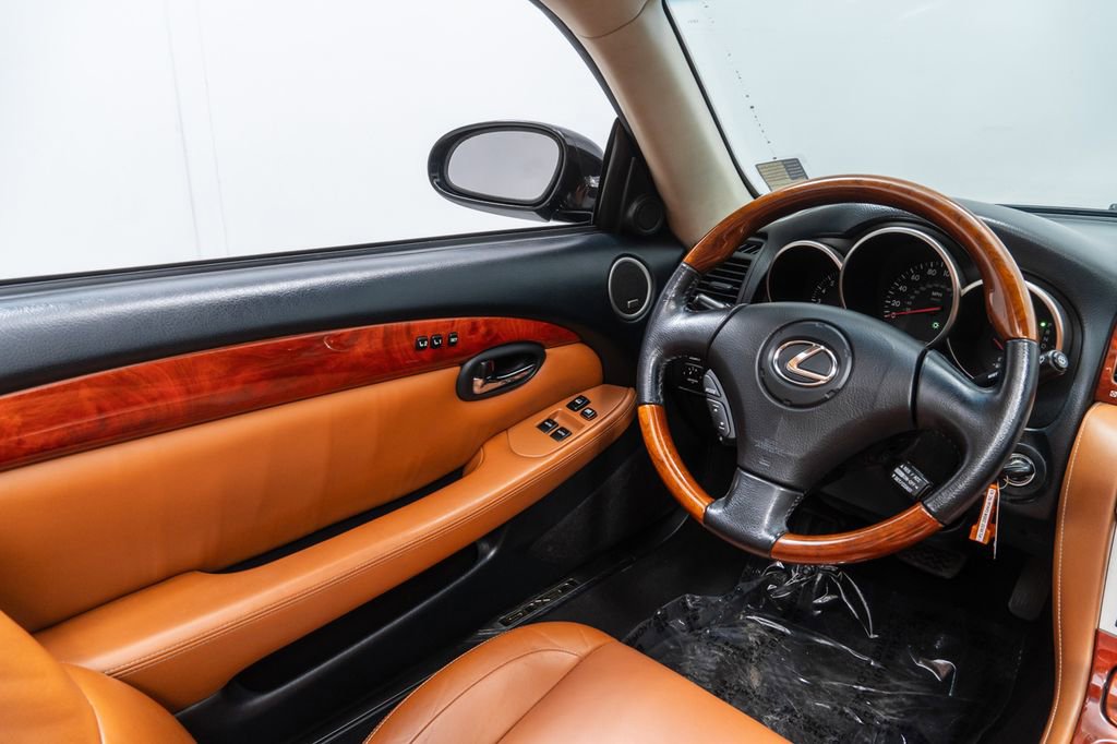 Used 2004 Lexus SC 430 Convertible RWD image 19