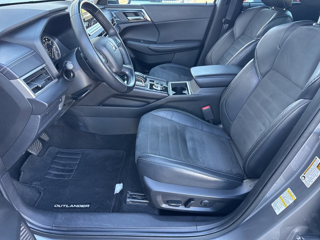 Used 2023 Mitsubishi Outlander SE image 23