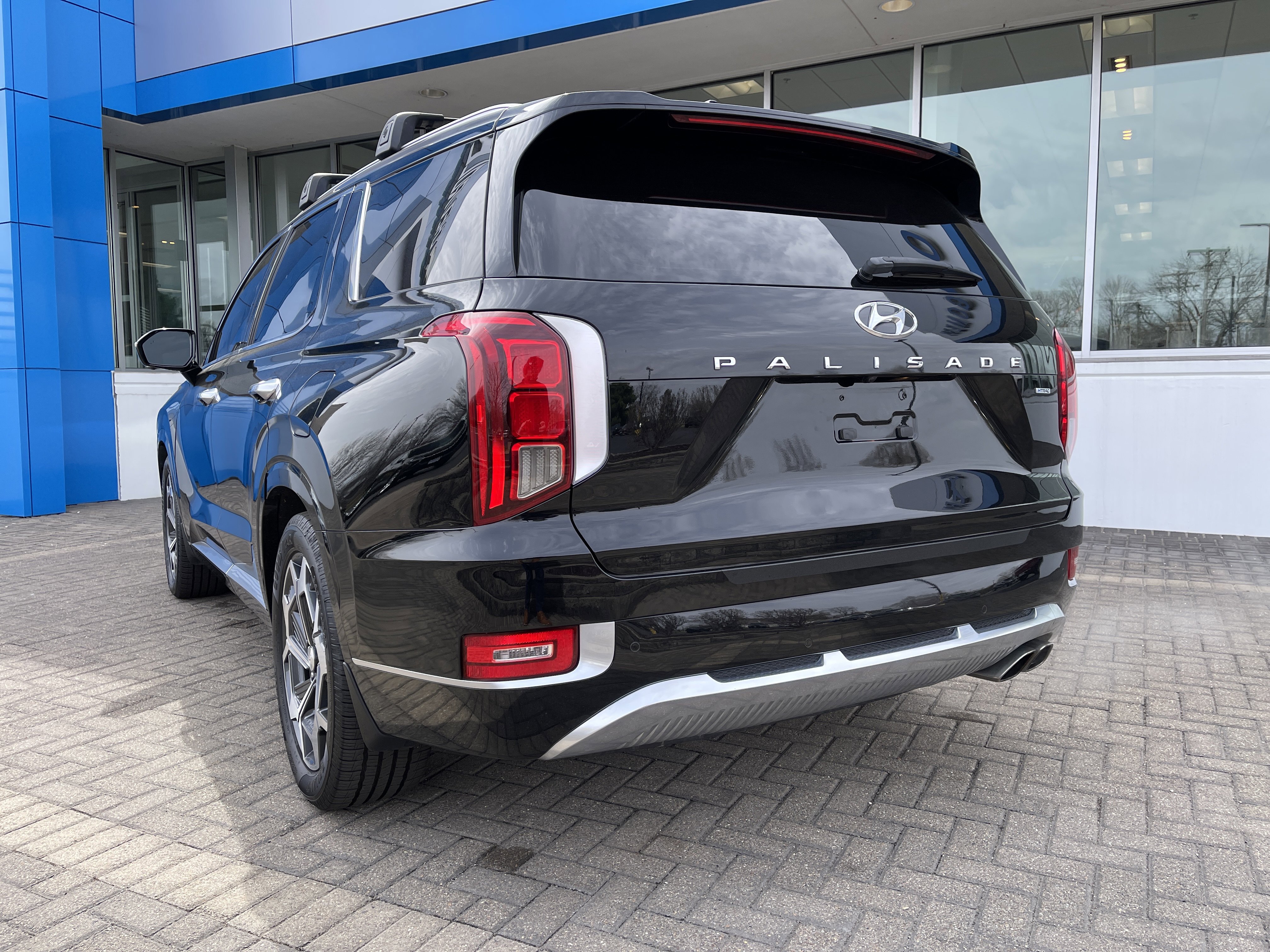 Used 2021 Hyundai Palisade Calligraphy image 3