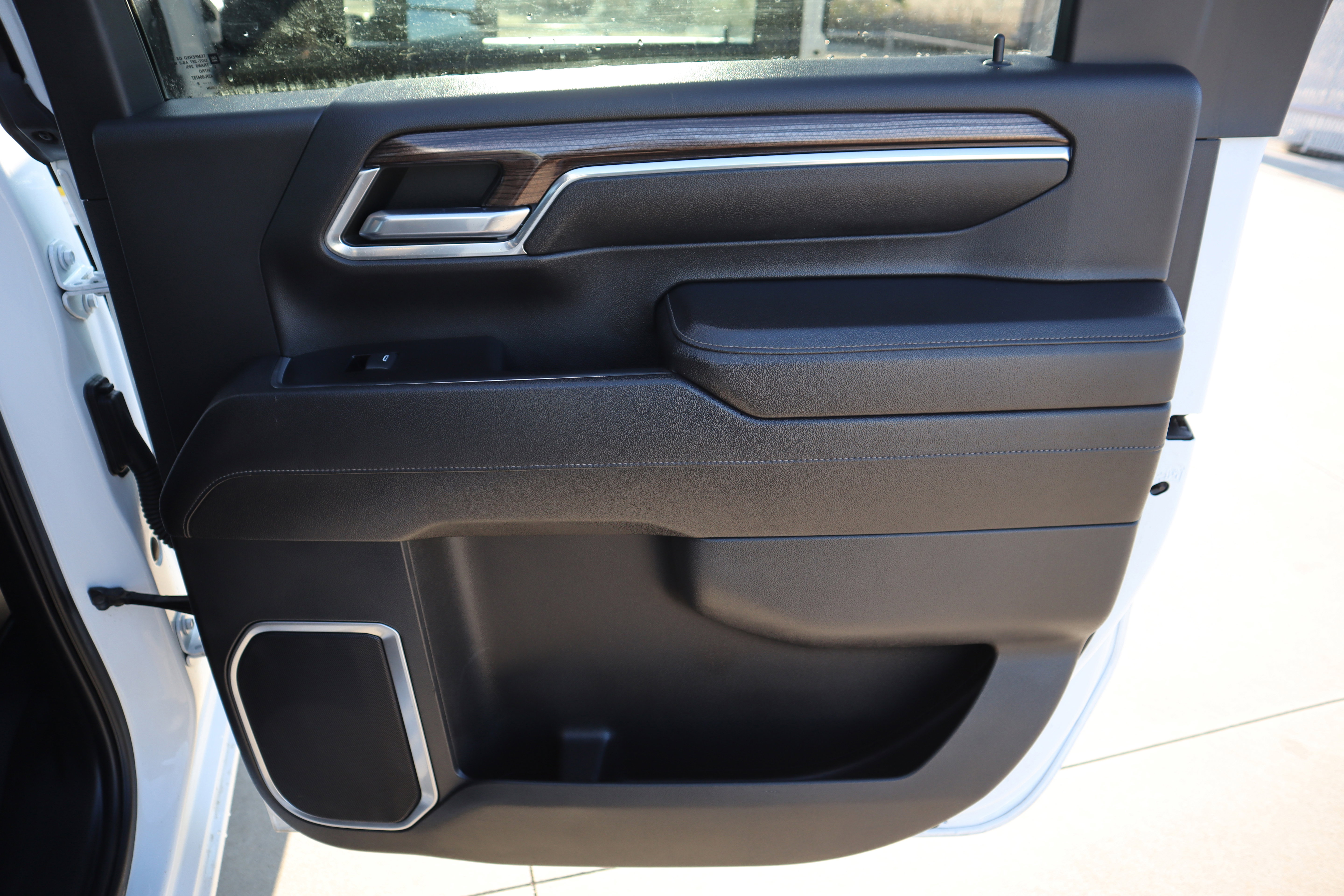 Used 2024 Chevrolet Silverado 3500 LT w/ Convenience Package image 13