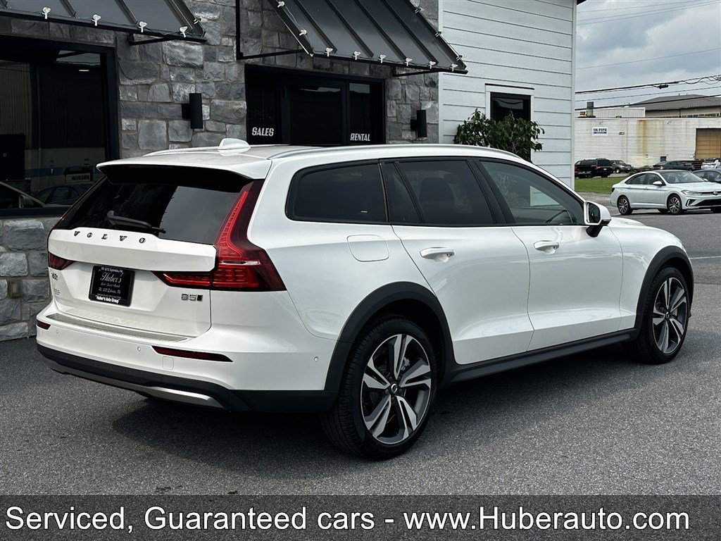 Used 2023 Volvo V60 B5 Cross Country Plus w/ Climate Package AWD/4WD image 8