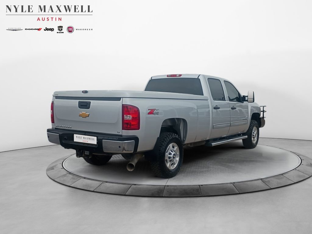 Used 2011 Chevrolet Silverado 2500 LT w/ Suspension Package, Off-Road AWD/4WD image 16