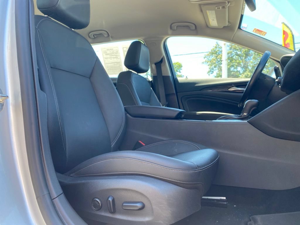 Used 2018 Buick Regal Essence w/ Driver Confidence Package #1 AWD/4WD image 31