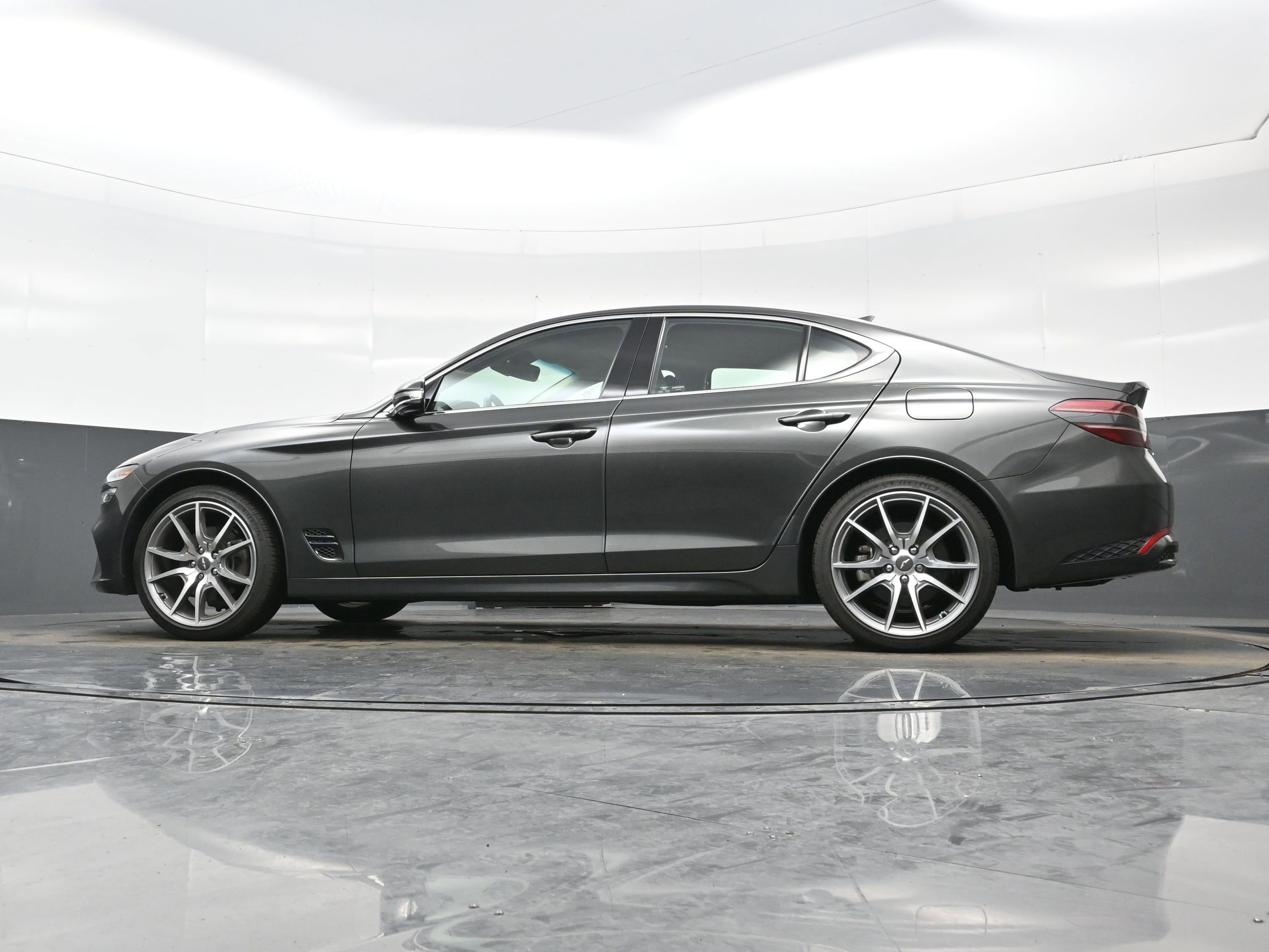 Certified 2023 Genesis G70 2.0T image 31