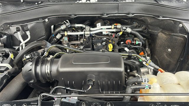 Used 2023 Ford Explorer XLT image 31